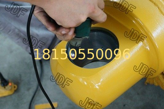  bulldozer hydraulic cylinder, earthmoving attachment, part No. 1560738