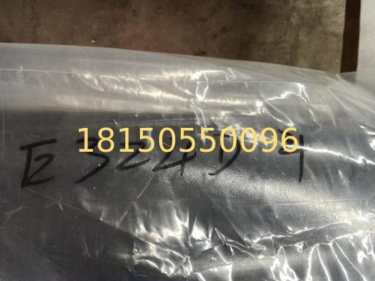 E324D bucket   hydraulic cylinder