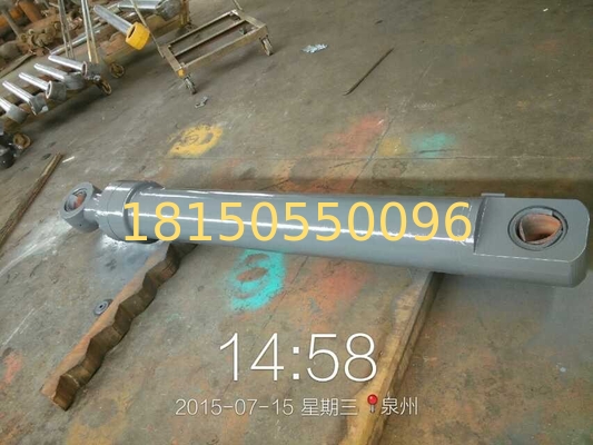 14587747    EC750 boom   hydraulic cylinder